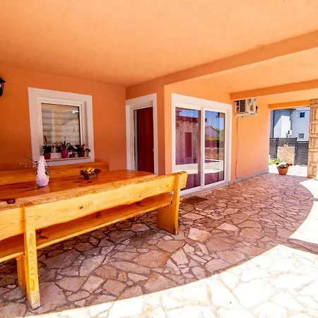 Vila Anita Pula